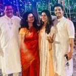 Aparna Dixit With Family - Parents And Brother