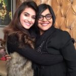 Divyansha Kaushik With Her Mother