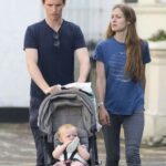Eddie Redmayne With His Wife And Child