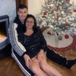 Gabriel Martinelli With His Mom
