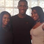 Cristian Zapata With His Sisters