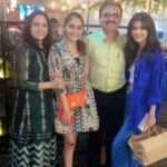 Pranali Rathod With Her Parents And Sister